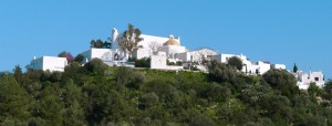 https://www.ibiza5sentidos.es/visita-ibiza/lugares-de-interes/monumentos/
