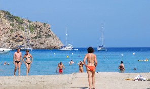 playa cala llonga santa eularia eulalia ibiza eivissa