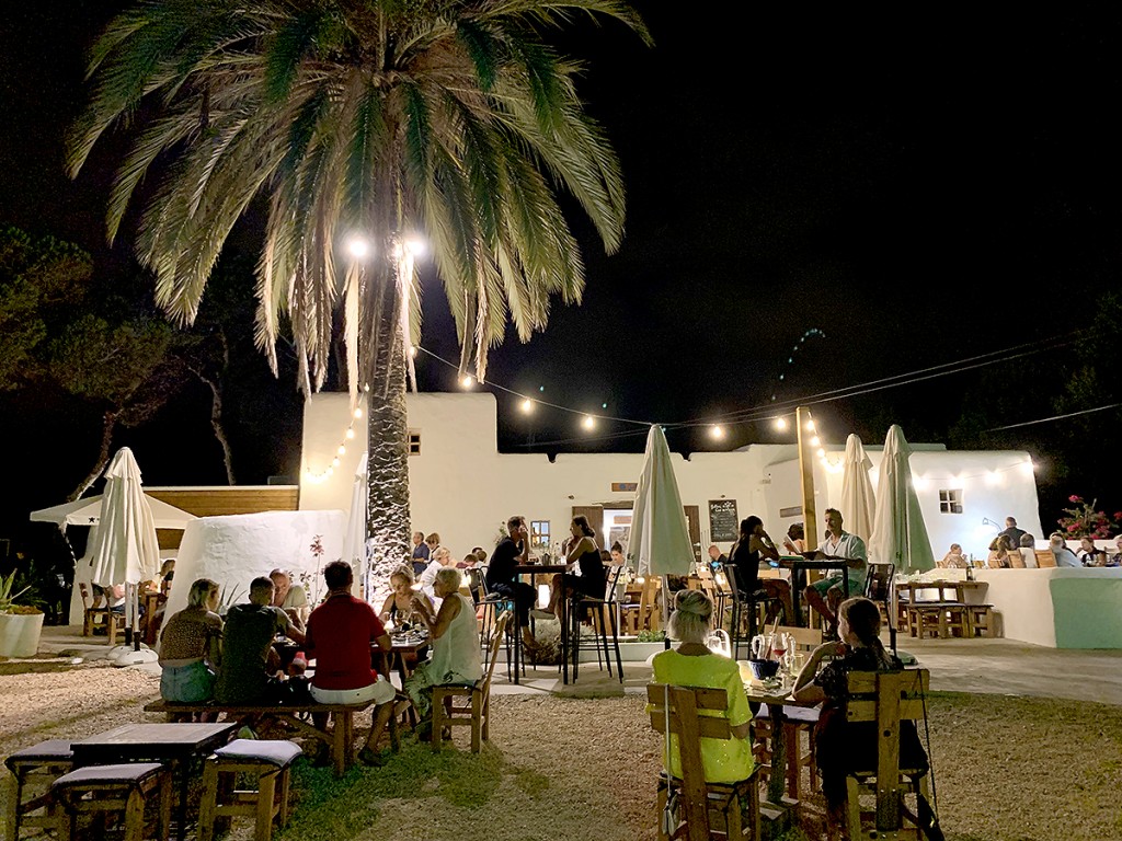 restaurante can mosson by guillemis ibiza eivissa platja den bossa