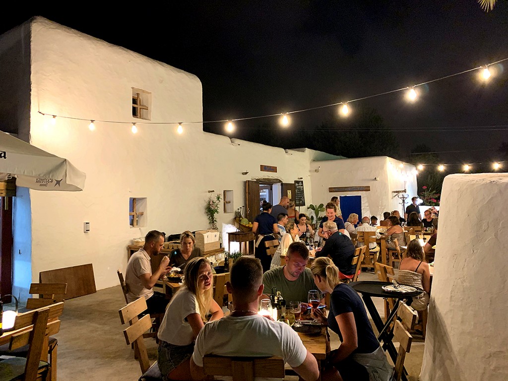 restaurante can mosson by guillemis ibiza eivissa platja den bossa