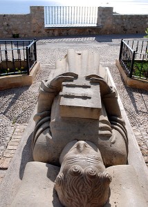 estatua guillem de montgri dalt vila plaça despanya ibiza eivissa patrimonio de la humanidad reconquista