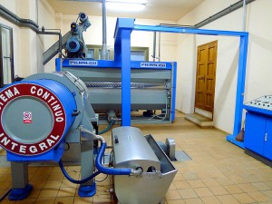 aceite de oliva virgen extra almazara finca joan benet sant josep san jose benimussa ibiza eivissa