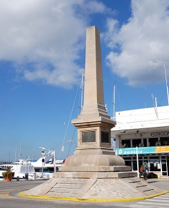 monumento a los corsarios puerto de ibiza eivissa